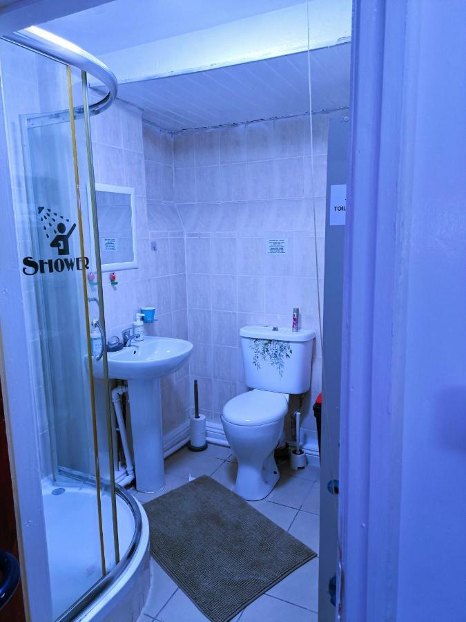 Homestay Bedspace Birmingham Eksteriør billede
